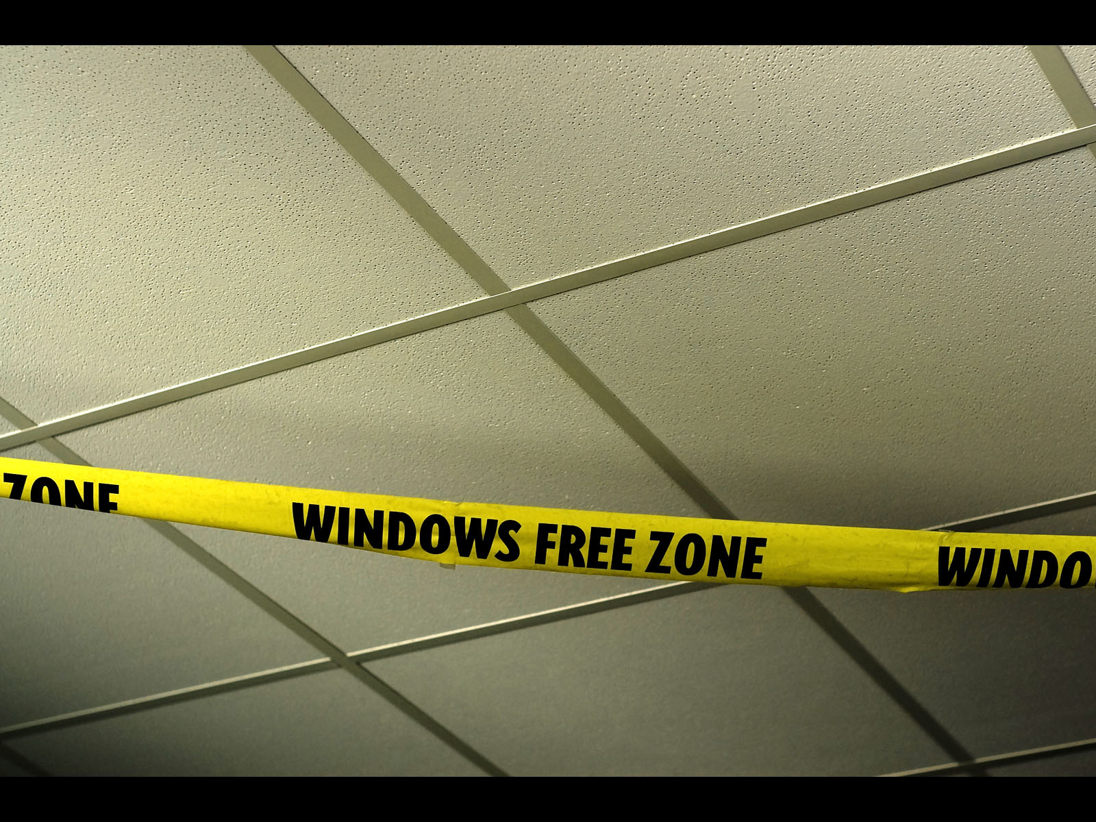 ws_Windows_free_zone_1600x1200.jpg